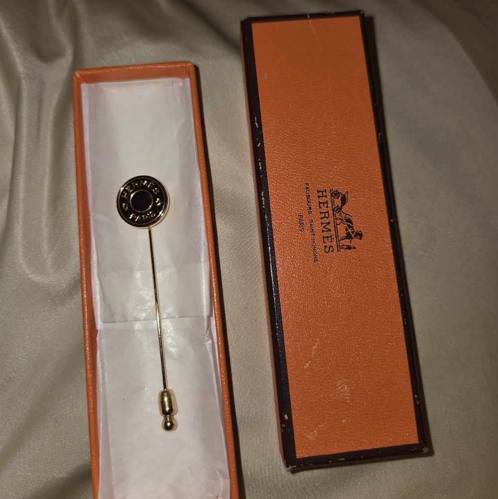Hermès Clou de Selle Stick / Gold Lapel Pin